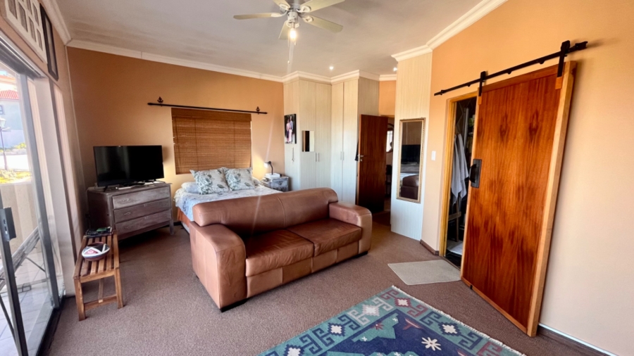 3 Bedroom Property for Sale in Avonddans Western Cape